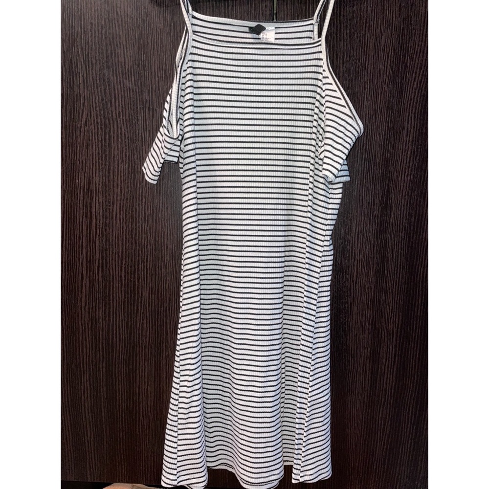 H&M STRIPED T-SHIRT DRESS CUT OUT SHOULDERS SIZE 12
